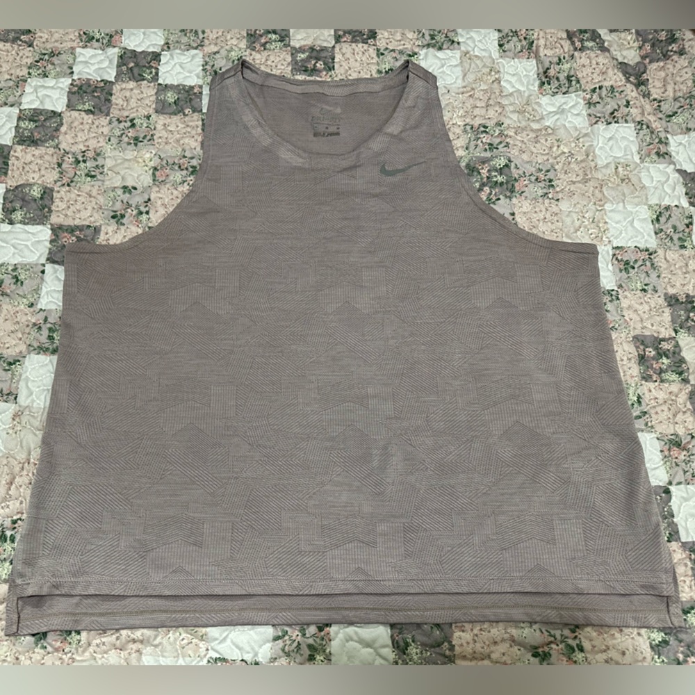 Nike Dri-FIT Women’s Geometric Pattern Athletic Workout Sleeveless Gym Shirt Top